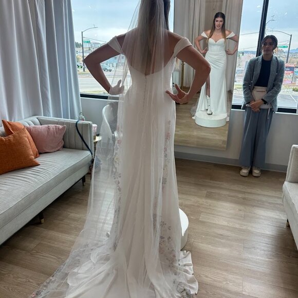 Brand New Size 12 Wedding Dress - Picture 6 of 7